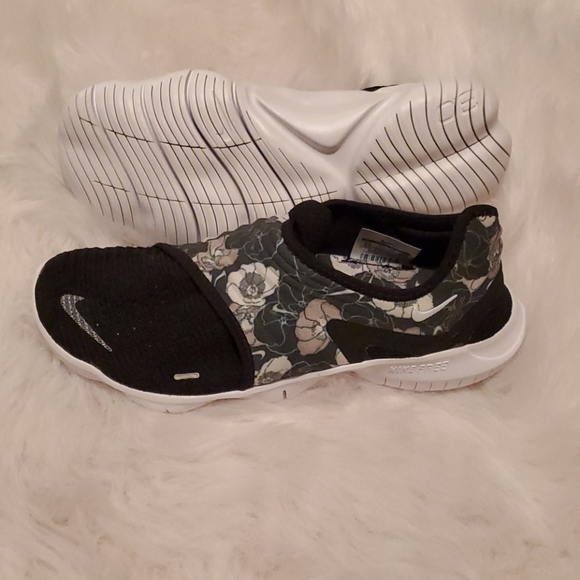 Nike Women's Free Rn Flyknit 3.0 Flr Running - NWT - Picture 2 of 3
